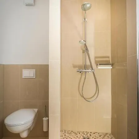 Apartment Business-apartment 4 Mit Kueche & Kostenfreiem Parkplatz *